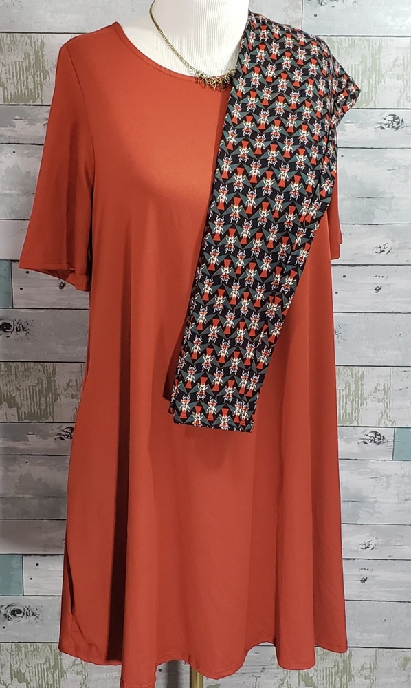 Tall & Curvy Lularoe Leggings with bees